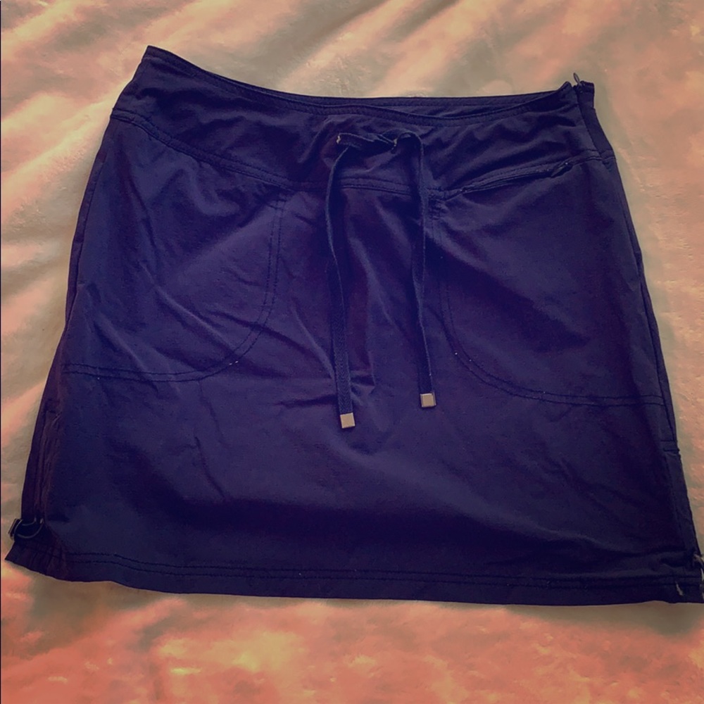 Athletic skort from Green Tea. Adjustable sides